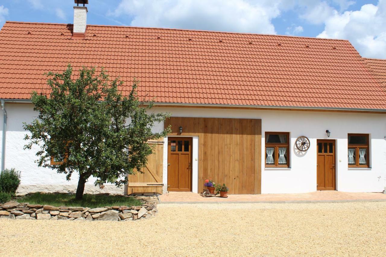 Ubytovani Ve Stodole Stráž nad Nežárkou Exterior foto