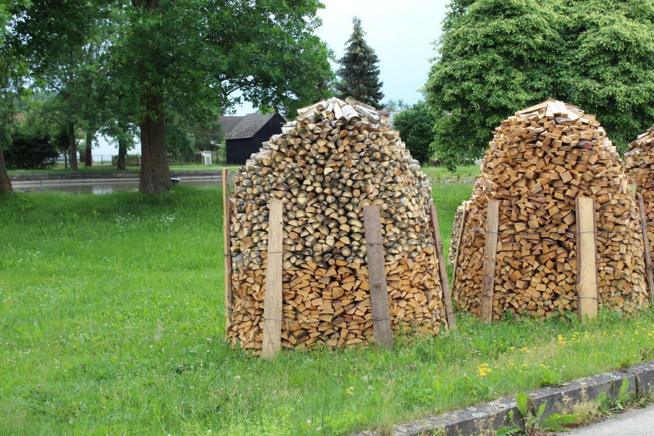 Ubytovani Ve Stodole Stráž nad Nežárkou Exterior foto